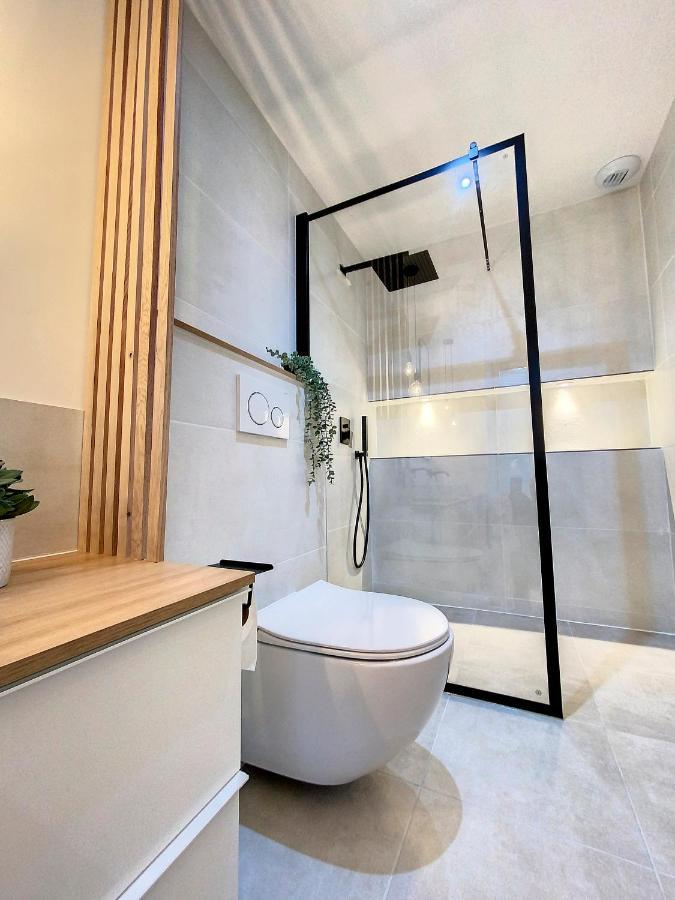 Appartchic - Appartement Standing - Plein Centre & Parking Prive Créon المظهر الخارجي الصورة