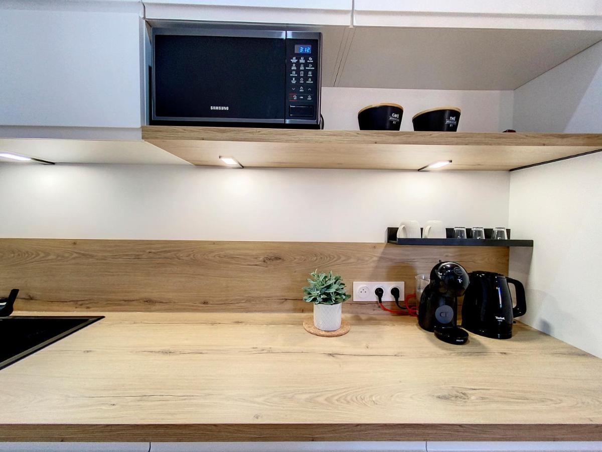 Appartchic - Appartement Standing - Plein Centre & Parking Prive Créon المظهر الخارجي الصورة