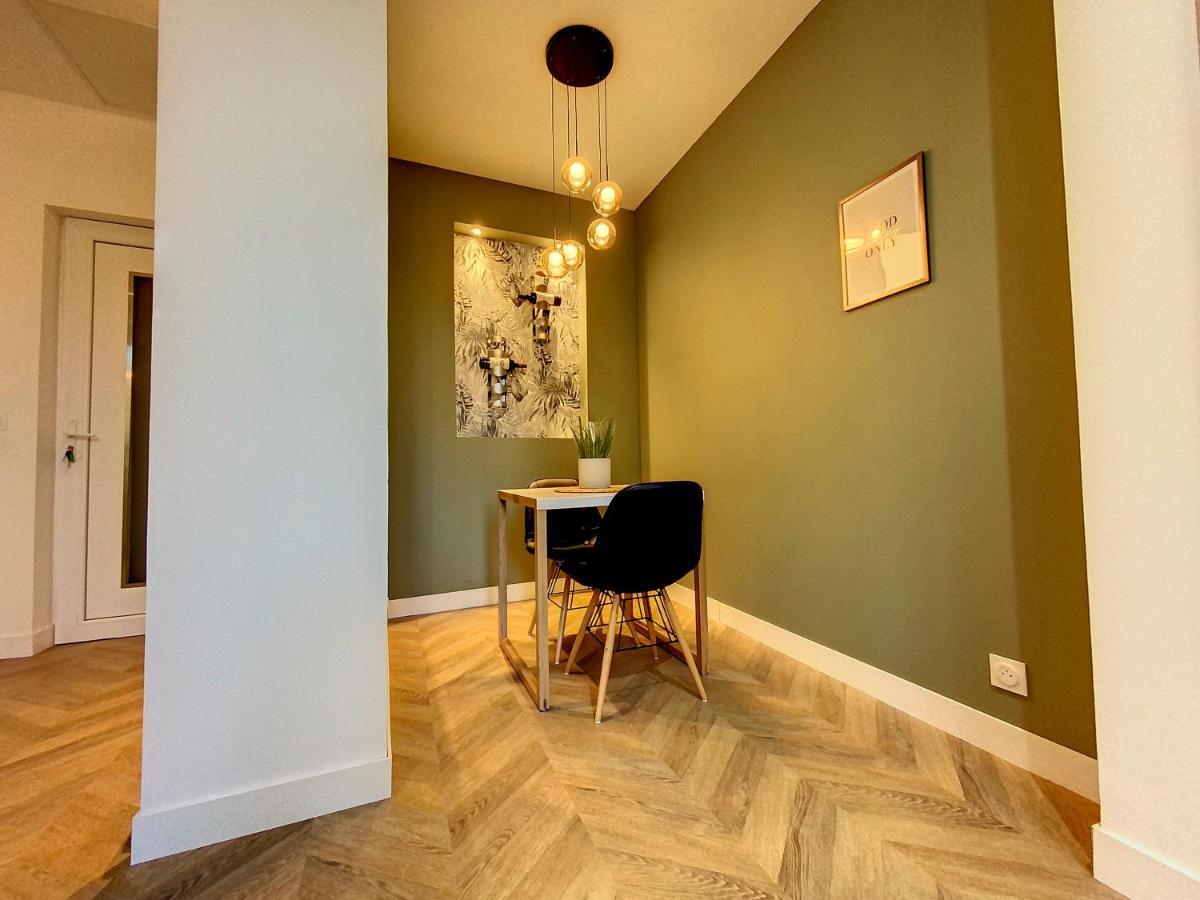 Appartchic - Appartement Standing - Plein Centre & Parking Prive Créon المظهر الخارجي الصورة