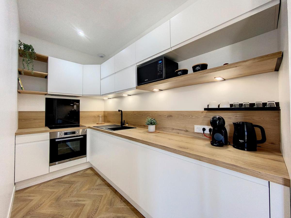 Appartchic - Appartement Standing - Plein Centre & Parking Prive Créon المظهر الخارجي الصورة
