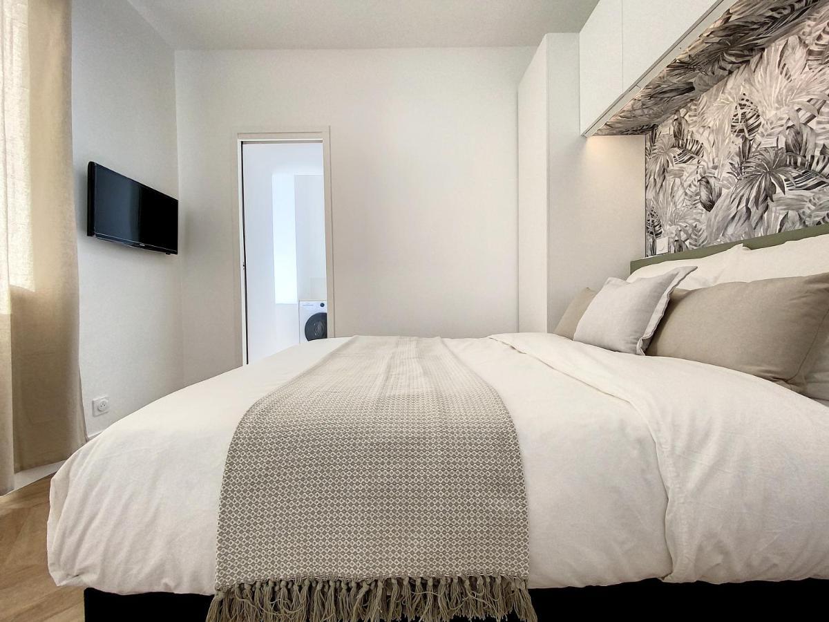 Appartchic - Appartement Standing - Plein Centre & Parking Prive Créon المظهر الخارجي الصورة